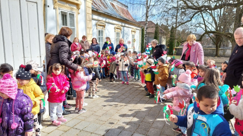 Megemlékezés a Kastély kertben