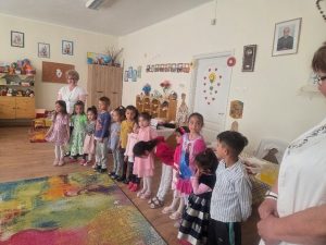 Anyák napi nyílt délelőtt a csoportokban - Őzike csoport