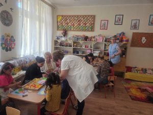 Anyák napi nyílt délelőtt a csoportokban - Őzike csoport